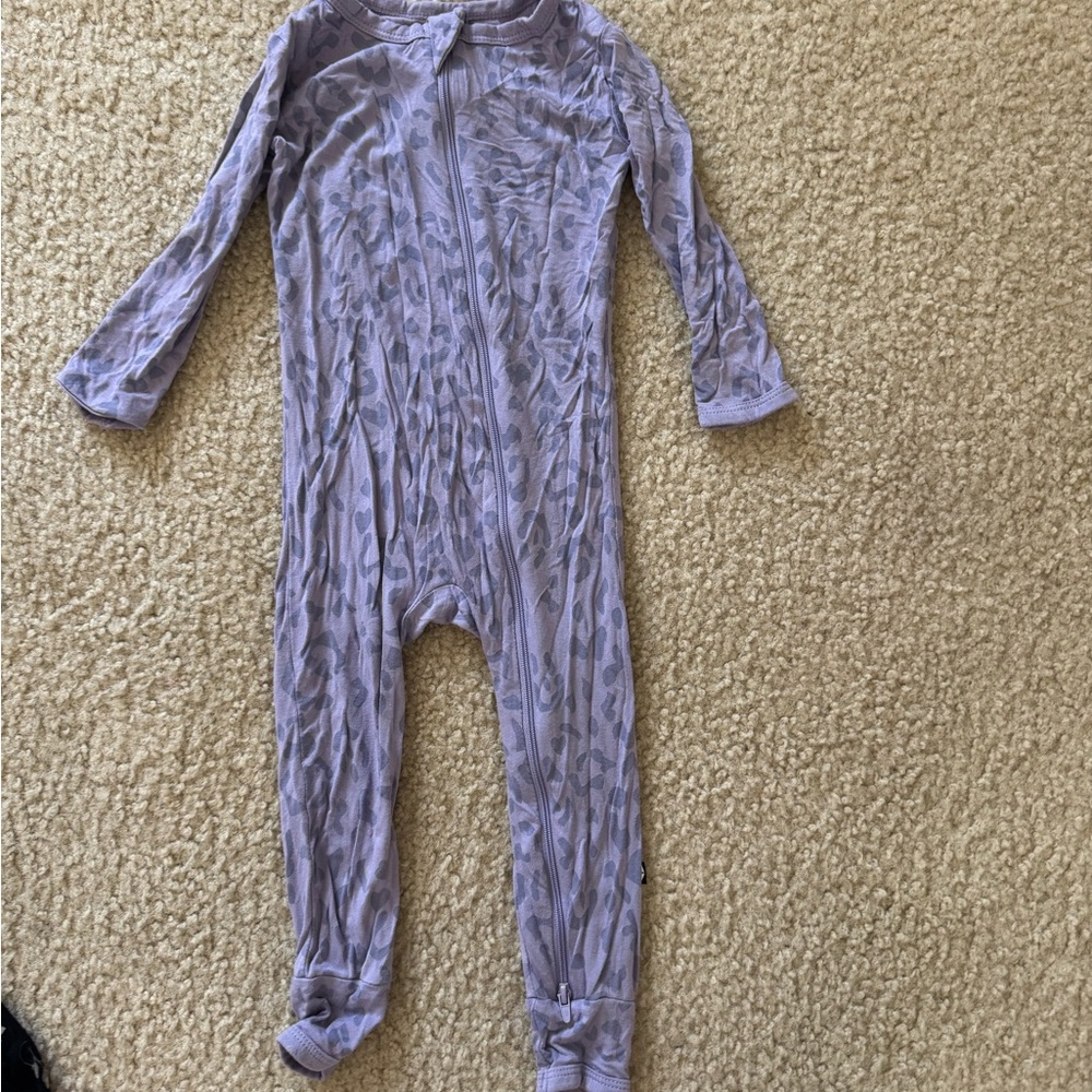 KYTE BABY Zip Romper 2T Taro Leopard